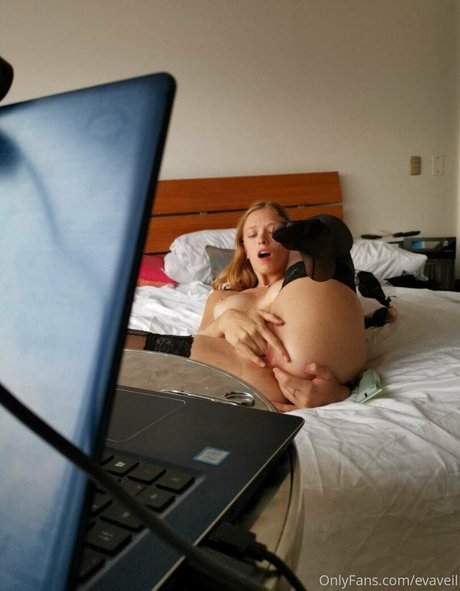 イタリア人熟女OnlyFans アート裸 画像