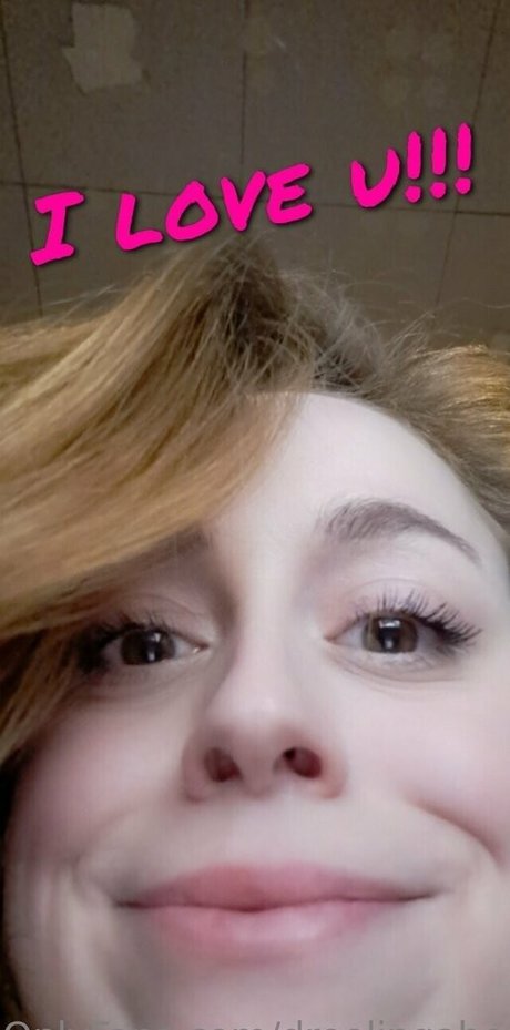 金髪の小柄なOnlyFans トップ ギャラリー