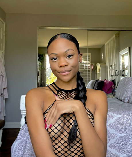 肉厚マンコOnlyFans 無料裸 画像