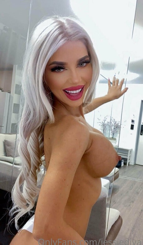 主観視点のアジア人OnlyFans 美しい裸 写真