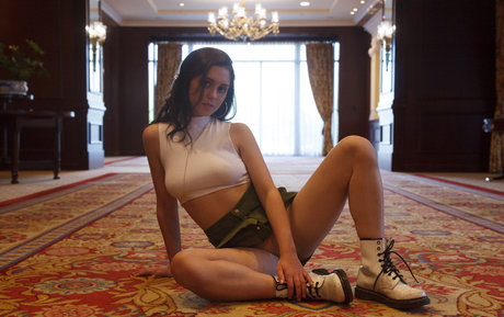 スリムな熟女OnlyFans ポルノグラフィック 写真