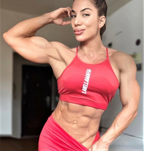 Elisabeta Ionita 素敵なスター ギャラリー