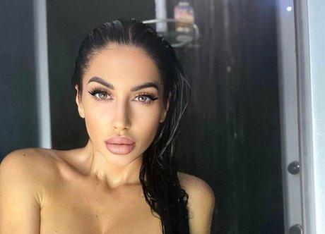 ヌードの若いOnlyFans 無料 ギャラリー