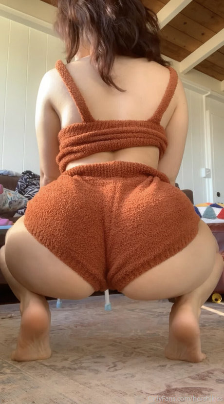 Hershikiss エロティックモデル 画像