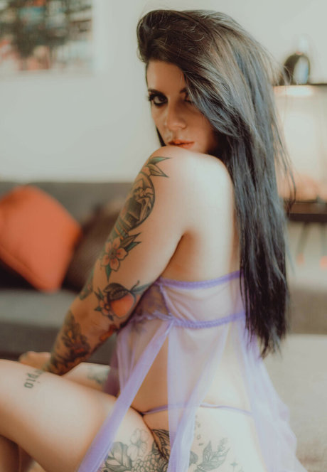 Thatsoraven95 アートモデル ギャラリー