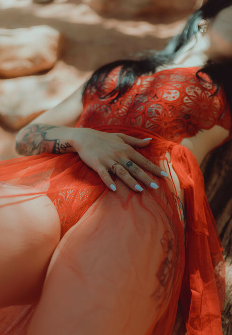 ブルネットの教師OnlyFans ヌード 写真