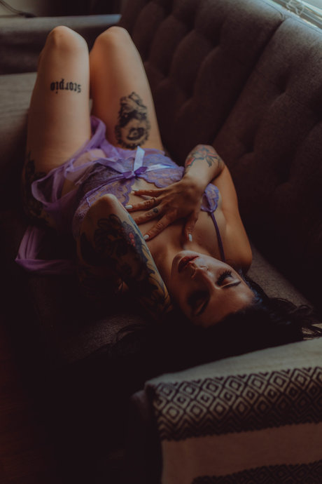 Thatsoraven95 スターセックス 写真