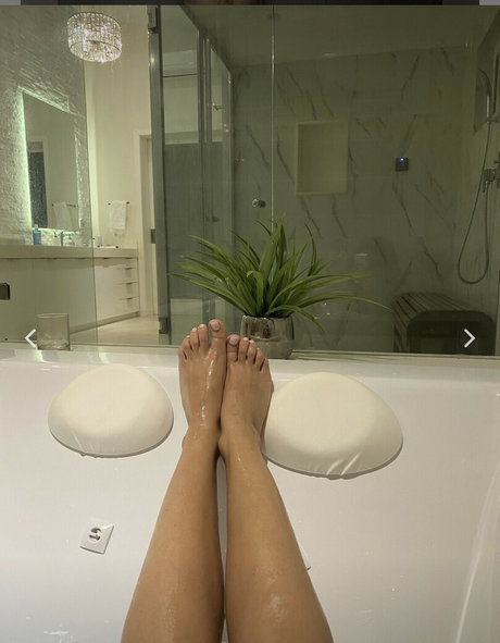 Coralitaxxo top profile image