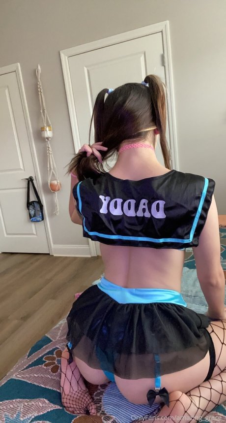 細身の巨乳OnlyFans ポルノグラフィック 画像