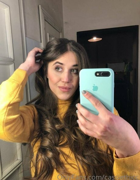 アジアのティーンオンリーファン 無料 画像