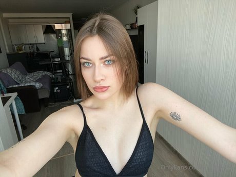 スターティーンオンリーファンズ セクシーxxx 写真