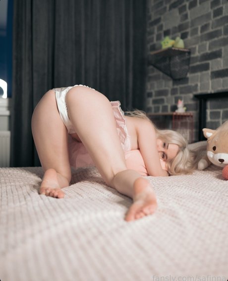 Safinna 高品質スター 写真