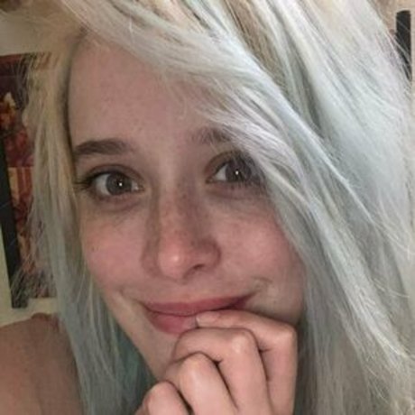 Scarlet Moon 裸の女優 ギャラリー