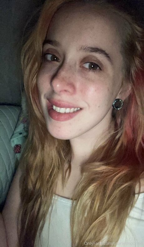 Scarlet Moon top profile image