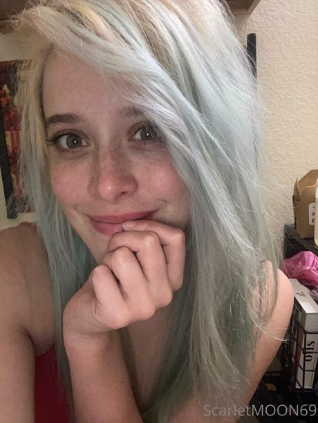 Scarlet Moon 美しい女優 画像