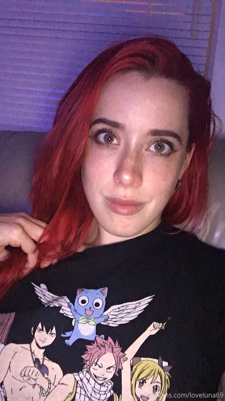 Scarlet Moon 高品質モデル 写真