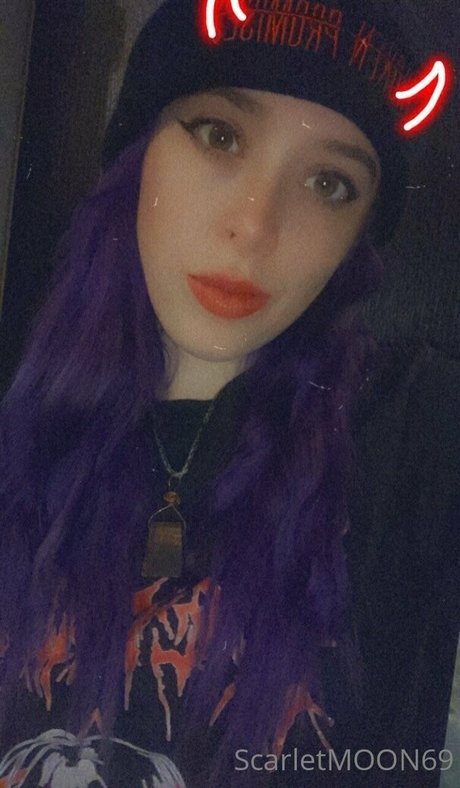 Scarlet Moon 完璧なスター ギャラリー