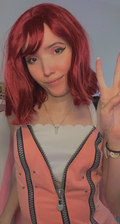 アジア人のタトゥー OnlyFans パーフェクト ギャラリー