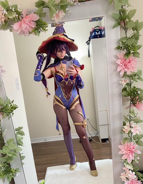 Hirariann セックス女優 画像