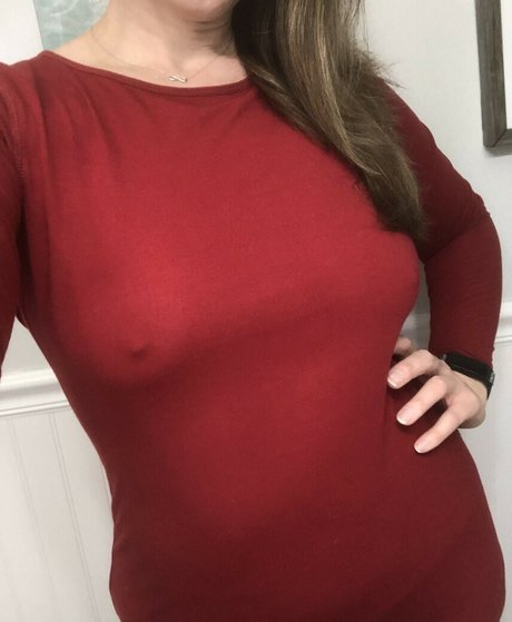 大きな乳首OnlyFans ヌード 画像