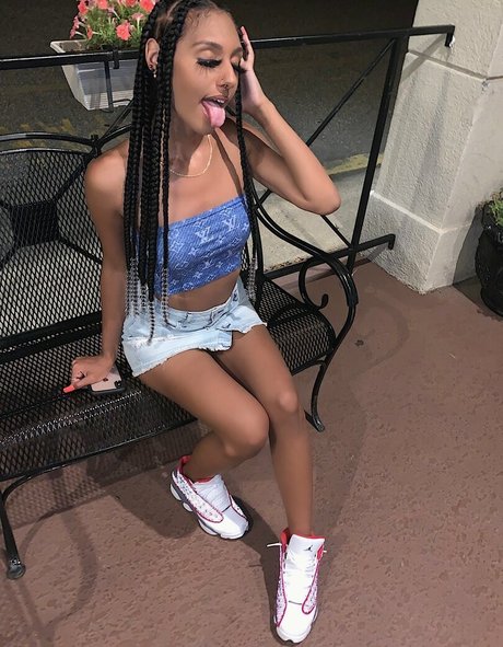 burlz ヌードのポルノスター 写真