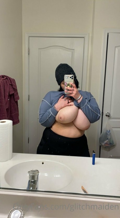 Glitchmaiden ヌードモデル 画像