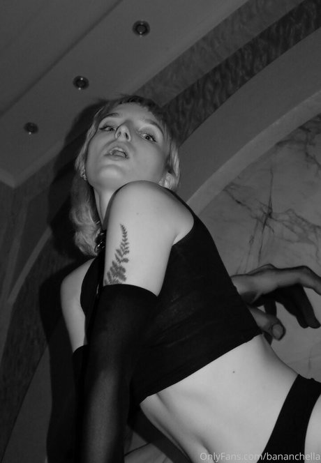 興奮した熟女OnlyFans セクシーヌード 画像