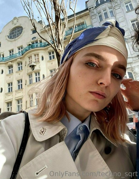 小人エボニーOnlyFans 美しいヌード 写真