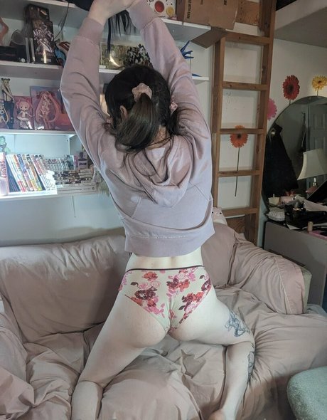 アジア人のタトゥー OnlyFans xxx 写真