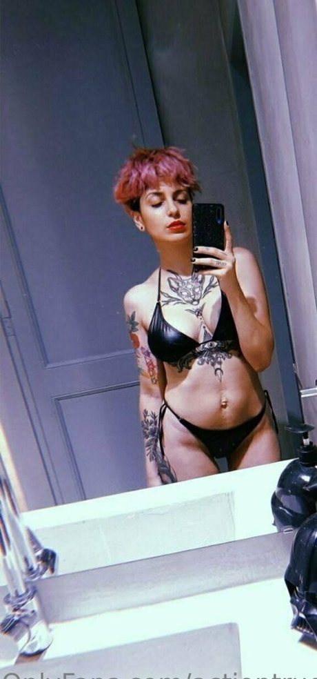 actiontrue エロティックなモデル 写真