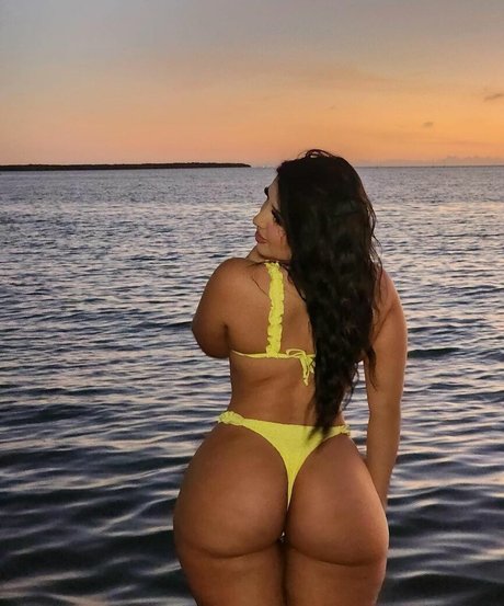 デカ尻ジーンズ OnlyFans パーフェクト 写真