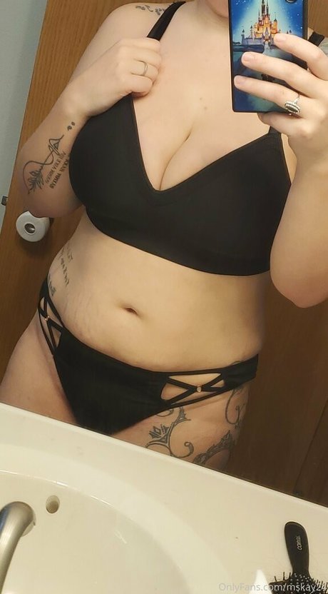 mskay24 スター 裸 写真