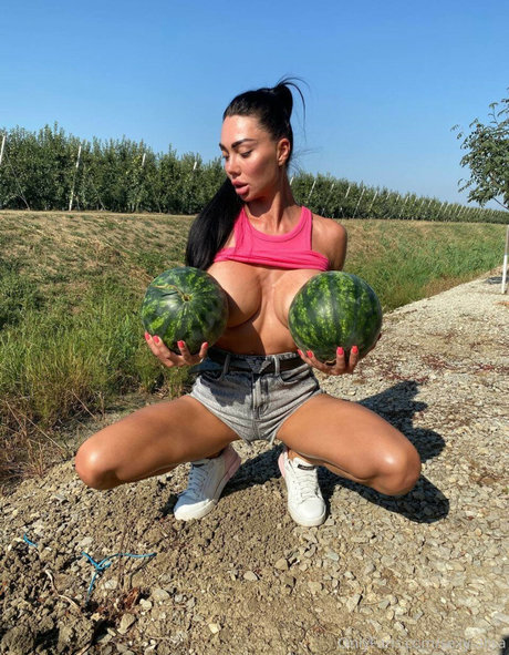 大きなお尻のマンコOnlyFans ベスト 画像