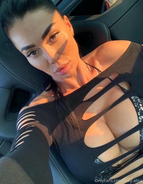 客室乗務員 OnlyFans アート裸 写真