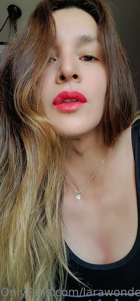 larawonder ポルノスター トップ 写真