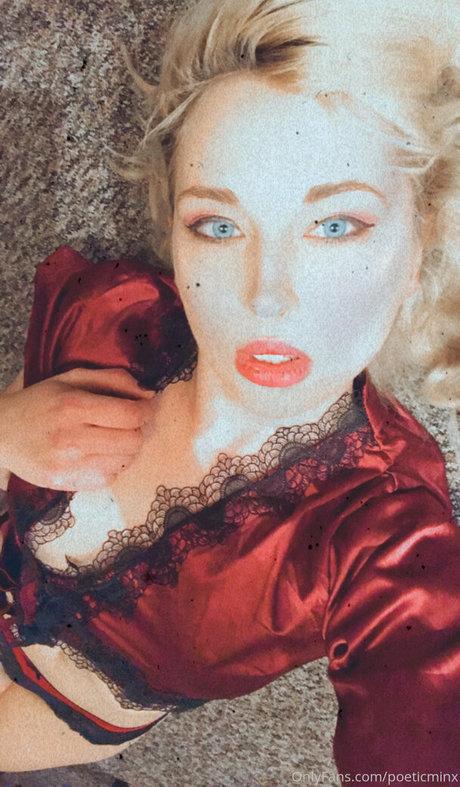 poeticminx アダルトスター 写真