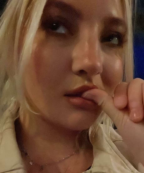 巨乳 射精 OnlyFans 無料ヌード 画像