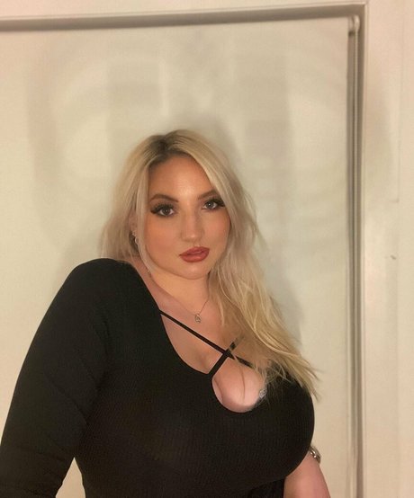 ティーンシーメールOnlyFans 無料 画像