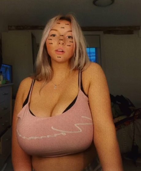 興奮した熟女OnlyFans 無料裸 写真