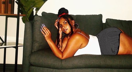 Brasi Quinzel ヌードモデル 画像