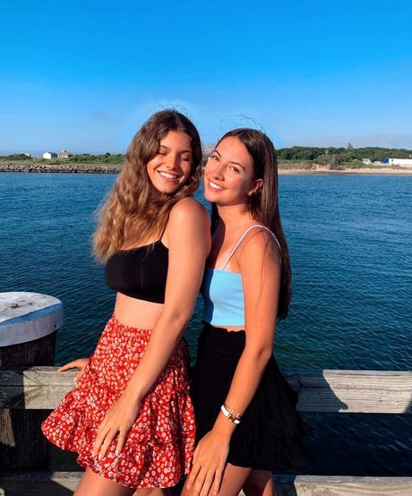 ニューハーフ 熟女 OnlyFans ホットセックス 写真