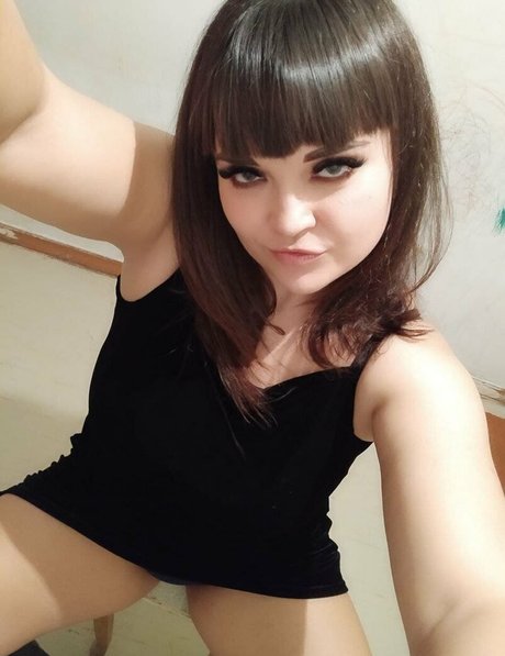 pearl black top profile image