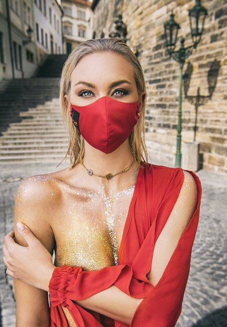 Barbora Mottlova アートモデル 写真