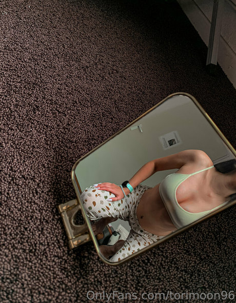 torimoon96 ポルノ女優 写真