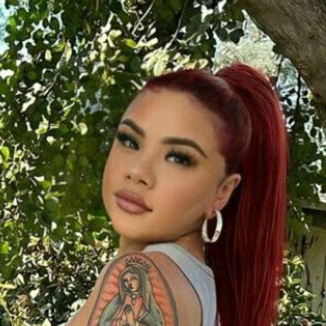 18歳のOnlyFans アダルト アーカイブ