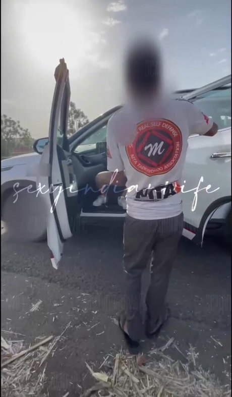 ボディビルダーカップルOnlyFans xxx 写真