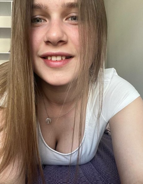 Billie Lens 可愛いモデル ギャラリー