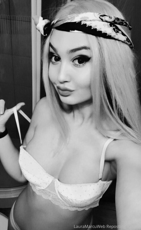 lauramarcuweb free 裸モデル アーカイブ