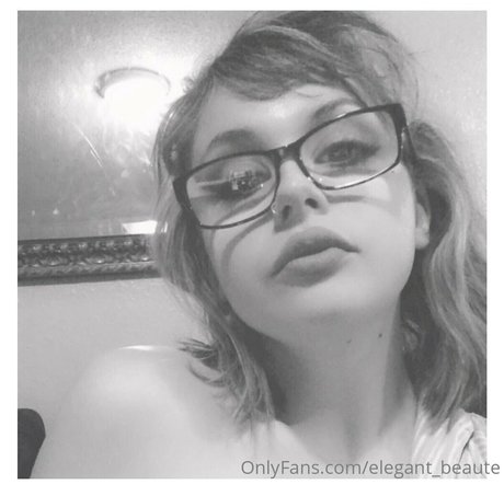 主観視点のアジア人OnlyFans セクシーヌード ギャラリー