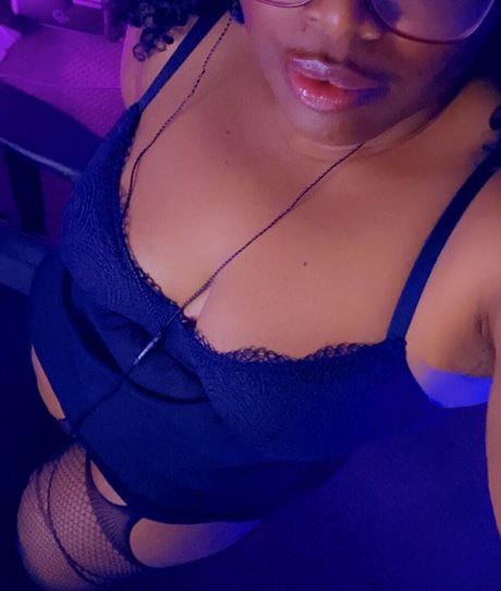 巨乳のマンコOnlyFans 美しいヌード 画像